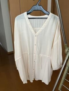 新品　とろみ素材ボリューム袖シャツブラウスのサムネイル