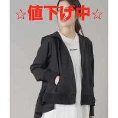ONNES フリル付きUV加工黒パーカーのサムネイル