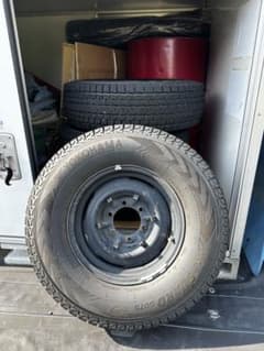 【美品】24年11月製造 ヨコハマ アイスガード 225/80R15 105Qのサムネイル
