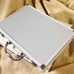 アタッシュケース シルバーのサムネイル