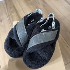 UGG サンダル ブラック 23cmのサムネイル