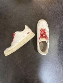 Supreme Nike Air Force 1 Low Whiteのサムネイル