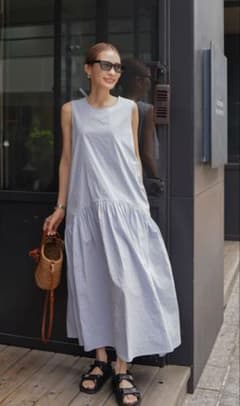 ※RATEさま専用　新品　ELLIE ボトムフレアノースリーブワンピース RATEさま専用 新品 ELLIE ボトムフレアノースリーブワンピース - メルカリ