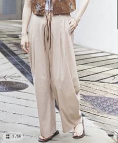 美品　IENA リネンワイドパンツ ベージュ 34サイズのサムネイル