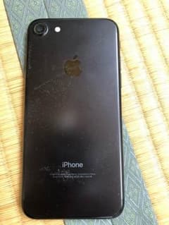 iPhone 7 Black 128 GB auのサムネイル
