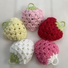 アクリルたわし エコたわし いちご - メルカリ