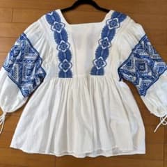 SOULEIADO 刺繍ブラウス ホワイト×ブルーのサムネイル