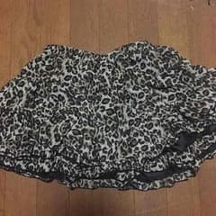 ヒョウ柄スカートのサムネイル