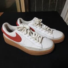NIKE BLAZER LOW PLATFORM スニーカーのサムネイル