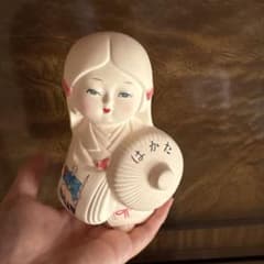 美品　博多人形 はかた人形　傘持ち 少女 郷土玩具 置物のサムネイル