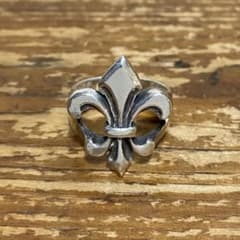 クレイジーピッグ FLEUR DE LYS 百合の紋章 シルバーリング クレイジーピッグ FLEUR DE LYS 百合の紋章 シルバーリング - メルカリ