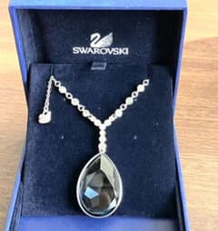 ☆SWAROVSKIスワロフスキー ネックレス 大粒スワロ - メルカリ