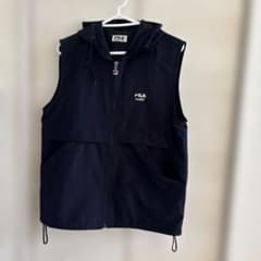 FILA CLASSICのフード付きジップアップベストのサムネイル