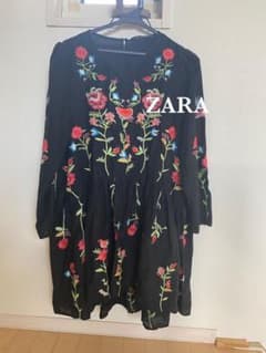 【ZARA❗️人気️完売❗️商品】刺繍ブラックワンピースのサムネイル