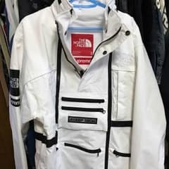 シュプリームノースフェイスコラボのサムネイル