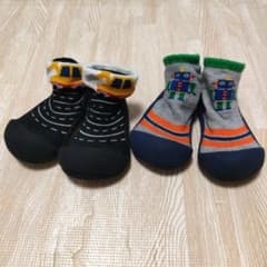 attipas　アティパス　2足セット　ベビーシューズ　サンダル　スニーカーのサムネイル