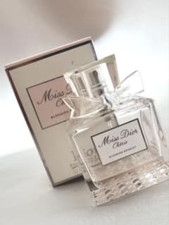 Miss Dior ミスディオール ブルーミングブーケ 50mlのサムネイル