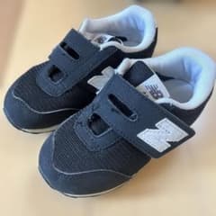 ニューバランス　16センチ　キッズシューズのサムネイル