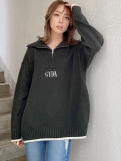 GYDA LOGO ハーフジップ LOOSE ニットトップスのサムネイル