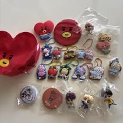 BT21 키 홀더 세트 캔 배치 외 20점
