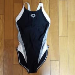 競泳用水着のサムネイル