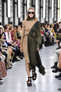 美品 サイズ1sacai サカイ ニットワンピース - メルカリ 美品サイズ１sacai サカイ ニットワンピース