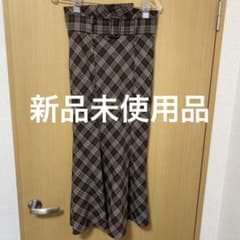 新品未使用 今期新作　セゾンドパピヨンスカートのサムネイル
