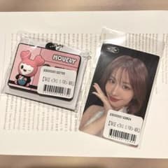 TWICE MOVELY モモ ぷっくりキーホルダー ステッカーセットのサムネイル