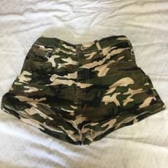 迷彩ショートパンツのサムネイル