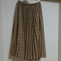 バボーバボー様専用☆GU  ベージュ花柄 Ssize プリーツスカートのサムネイル