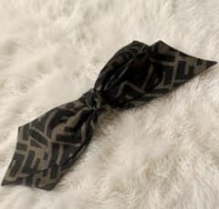 FENDI FFロゴ リボン ヘアクリップ バレッタ ズッカ フェンディ FENDI フェンディ バレッタ FFロゴ ズッカ柄 リボン ヘアクリップ