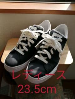 NIKEシューズ　　NIKEスニーカー  23.5cmのサムネイル