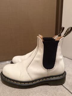 Dr. Martens サイドゴアブーツ ホワイトのサムネイル