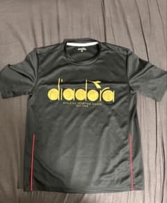 【diadora】テニス用Tシャツ ブラック×ゴールド【Ｌサイズ】のサムネイル