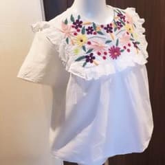未使用 ZARA ブラウスのサムネイル