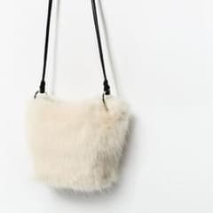 ZARA フェイクファーショルダーストラップのサムネイル