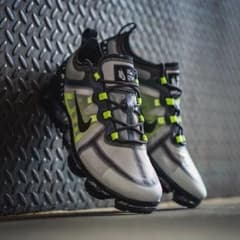 NIKE スニーカー　ヴェイパーマックスのサムネイル