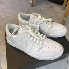 Nike Air Jordan 1 Low ホワイト　新品未使用のサムネイル