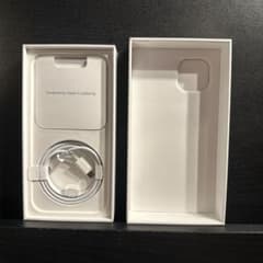 Apple iPhone 13 空箱のサムネイル