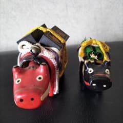 会津伝統工芸品・赤べこ 黒ベコ /首振り牛人形 - メルカリ