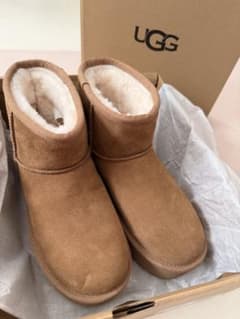 UGG アグ Classic Mini Platformのサムネイル