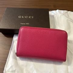 GUCCI 二つ折り財布 ピンク レザーのサムネイル