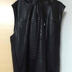 whiteland blackburn レザーノースリーブパーカーのサムネイル