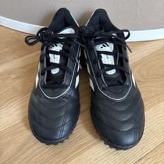 adidas サッカートレーニングシューズ ブラック23.5cmキッズのサムネイル
