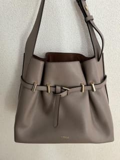 新品】FURLA❤️アウラワンショルダーバッグ - メルカリ