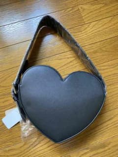 Lara TINY HEART BAGのサムネイル