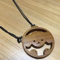 桜の木でできた犬ネックレスのサムネイル