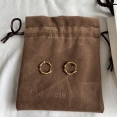 【再出品】ete ハグピアス ツイストのサムネイル