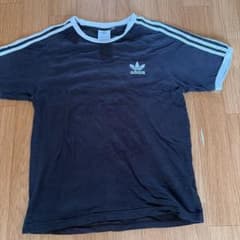 adidas アディダス Tシャツ ブラックのサムネイル