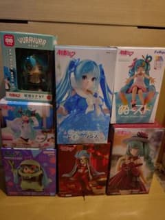 6/16まで※【初音ミク】プライズフィギュア7点セットまとめ売り - メルカリ